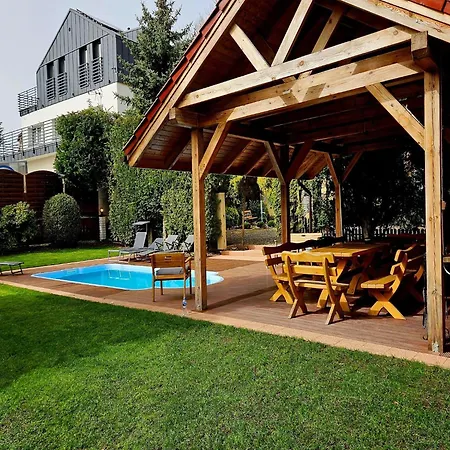 Magnificent House With Private Pool, Kolczewo