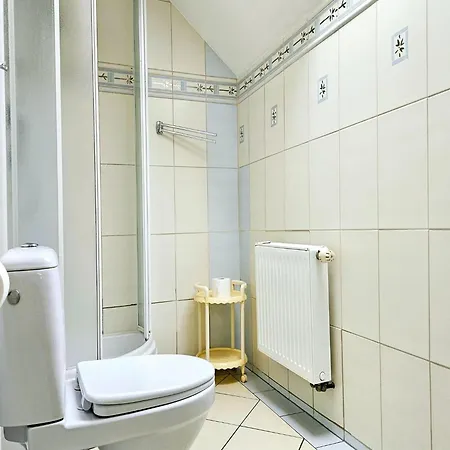 Magnificent House With Private Pool, Holiday home Kolczewo
